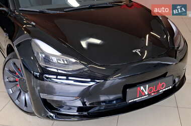 Седан Tesla Model 3 2024 в 