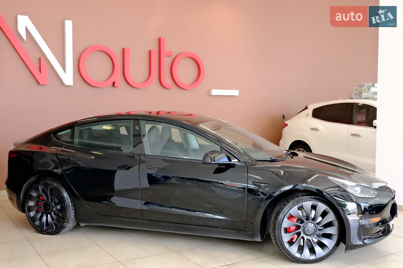 Седан Tesla Model 3 2023 в Одесі