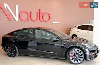 Седан Tesla Model 3 2024 в 