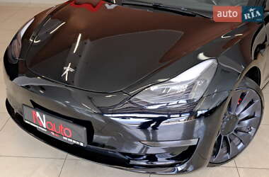 Седан Tesla Model 3 2024 в 