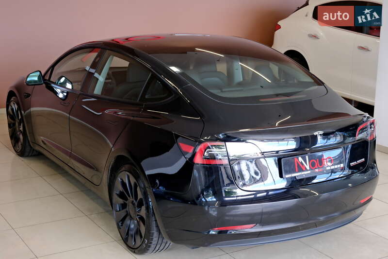 Седан Tesla Model 3 2023 в Одесі