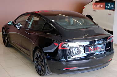 Седан Tesla Model 3 2024 в 