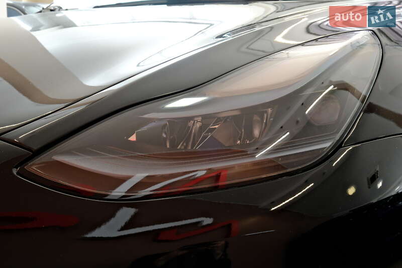 Седан Tesla Model 3 2023 в Одесі
