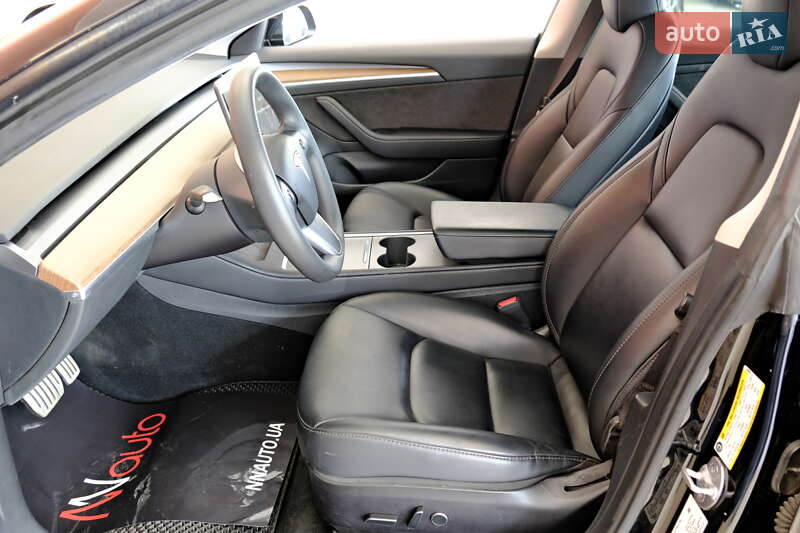 Седан Tesla Model 3 2023 в Одесі