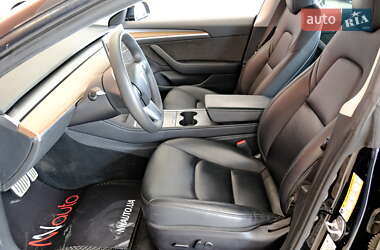 Седан Tesla Model 3 2024 в 