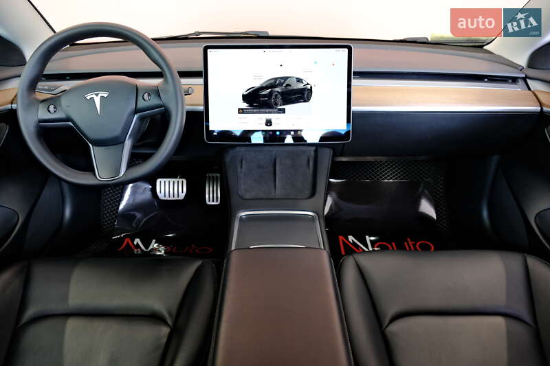 Седан Tesla Model 3 2023 в Одесі