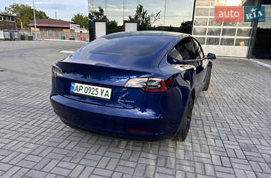 Седан Tesla Model 3 2020 в 