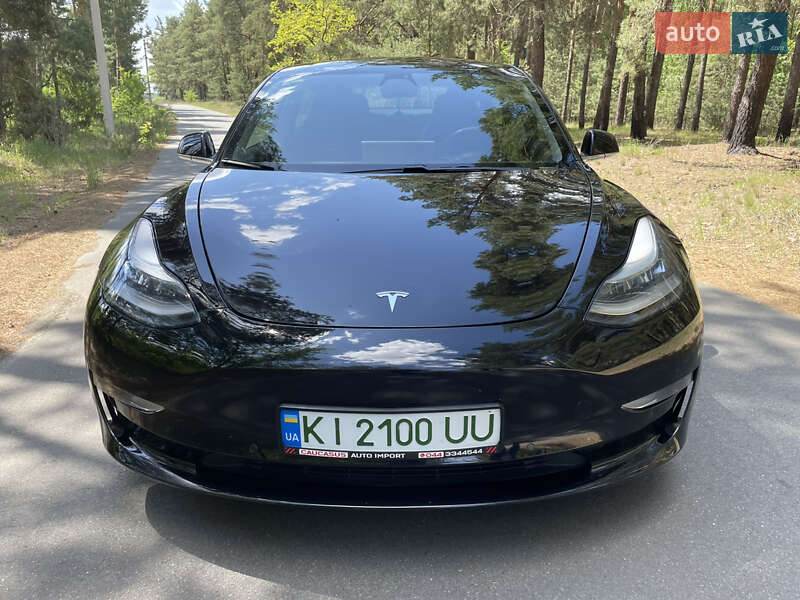 Седан Tesla Model 3 2019 в Бородянці