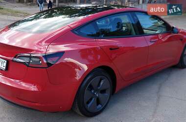 Седан Tesla Model 3 2022 в 