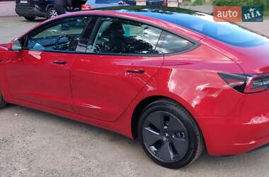 Седан Tesla Model 3 2022 в 