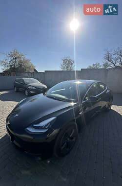 Седан Tesla Model 3 2020 в 