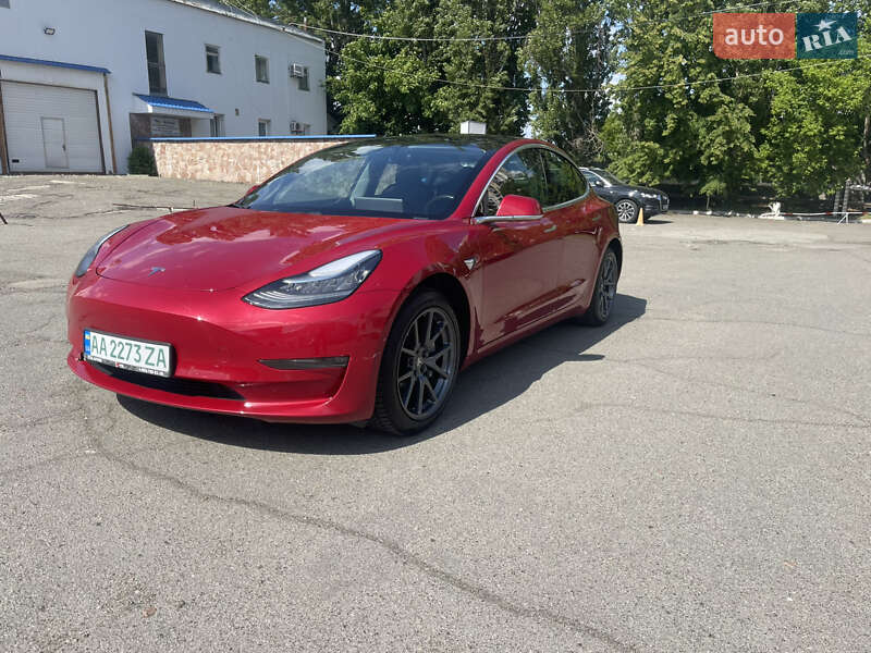 Tesla Model 3 2020
