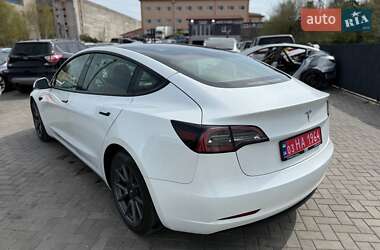 Седан Tesla Model 3 2023 в 