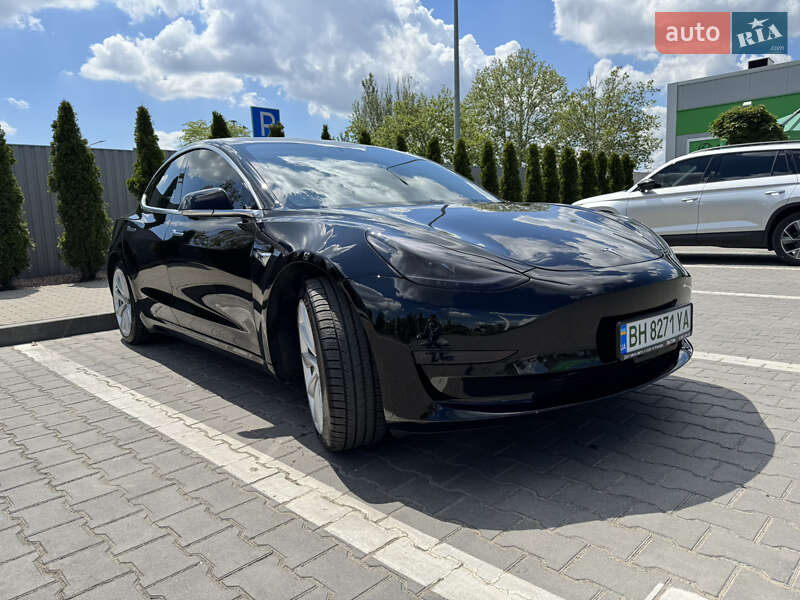 Седан Tesla Model 3 2018 в Одесі