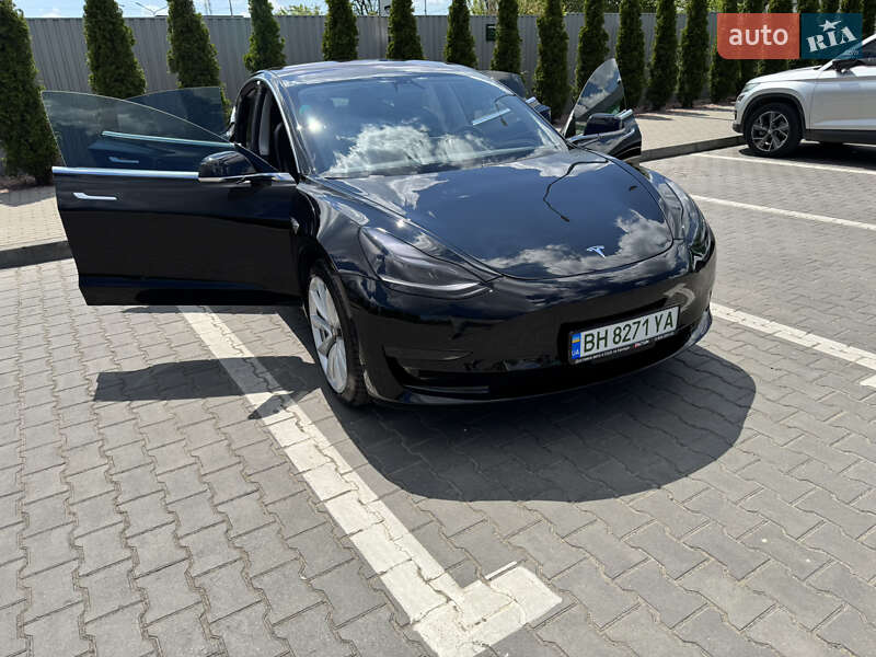 Седан Tesla Model 3 2018 в Одесі