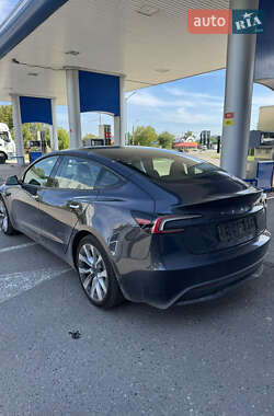 Седан Tesla Model 3 2024 в 