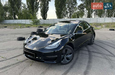 Седан Tesla Model 3 2018 в Киеве