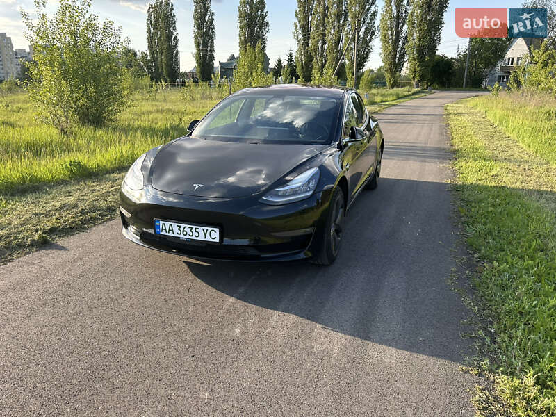 Седан Tesla Model 3 2018 в Киеве