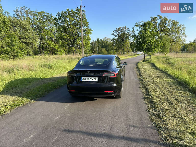 Седан Tesla Model 3 2018 в Киеве