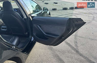 Седан Tesla Model 3 2018 в 