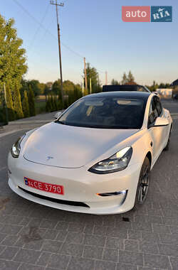 Седан Tesla Model 3 2021 в 