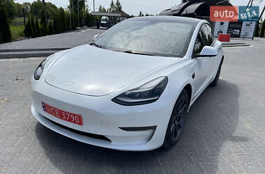 Седан Tesla Model 3 2021 в 