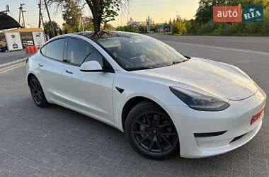 Седан Tesla Model 3 2021 в 