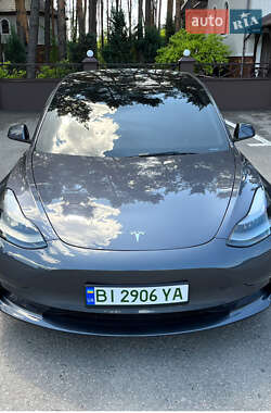 Седан Tesla Model 3 2023 в 