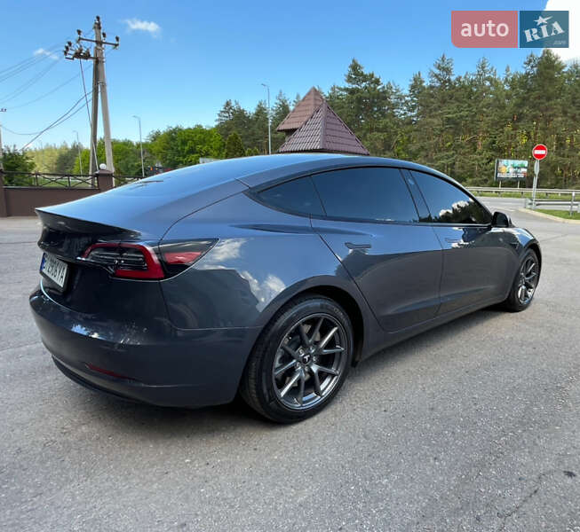 Седан Tesla Model 3 2023 в Полтаві