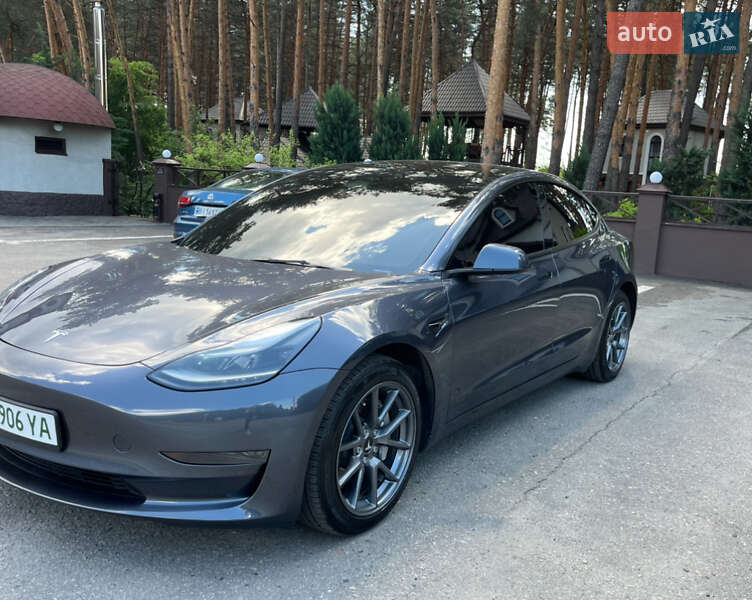 Седан Tesla Model 3 2023 в Полтаві