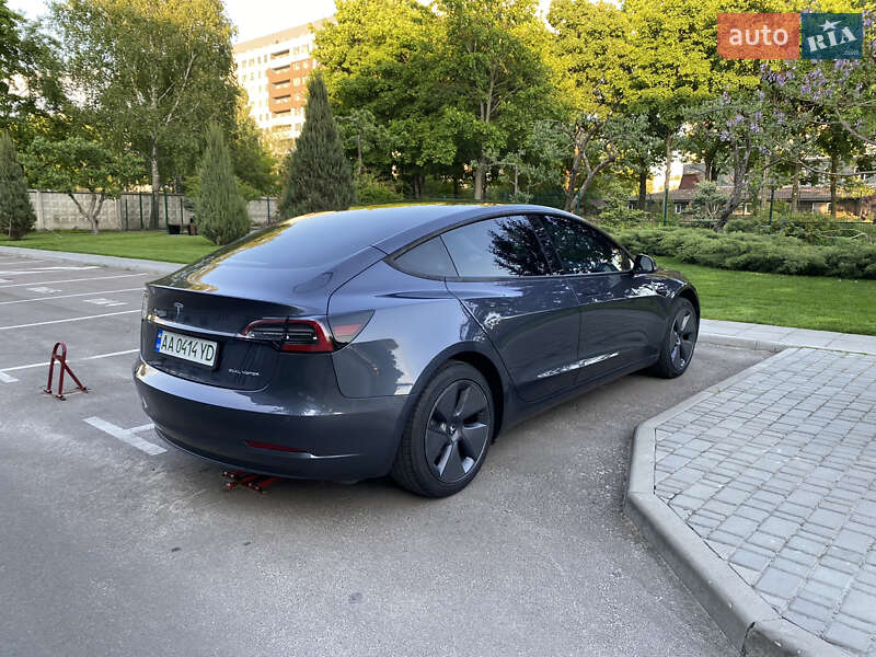 Седан Tesla Model 3 2022 в Киеве