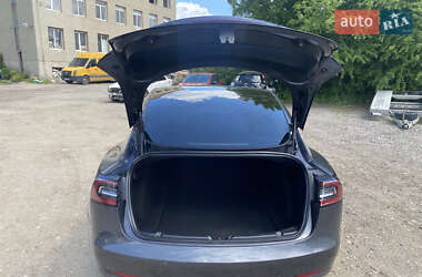Седан Tesla Model 3 2021 в 