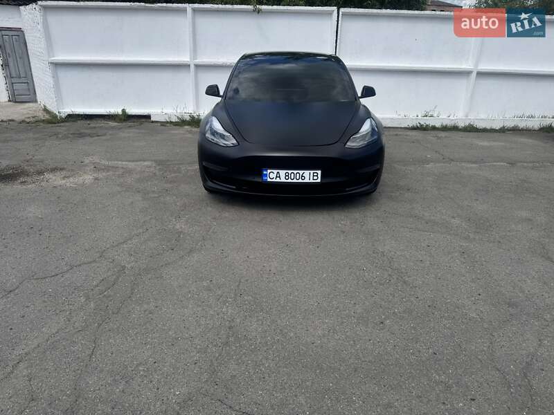 Седан Tesla Model 3 2021 в 
