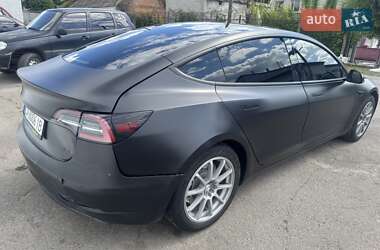 Седан Tesla Model 3 2021 в 