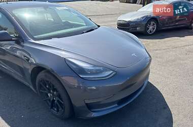 Седан Tesla Model 3 2023 в 