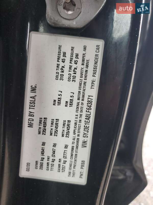 Седан Tesla Model 3 2020 в Львове