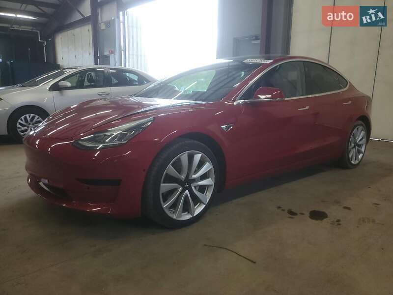 Седан Tesla Model 3 2019 в 
