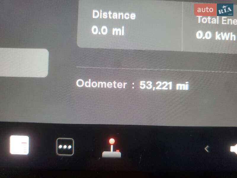 Седан Tesla Model 3 2019 в Львове
