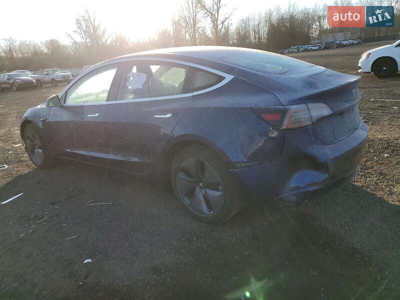 Седан Tesla Model 3 2018 в Львові