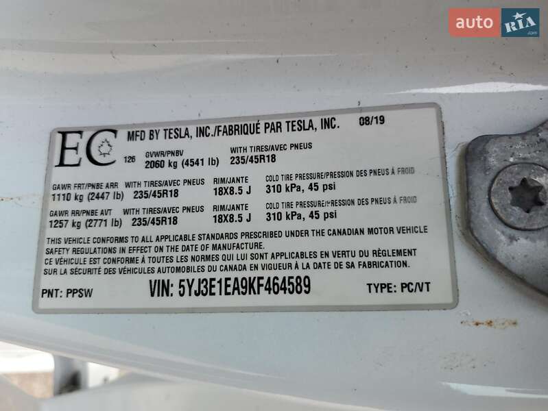 Седан Tesla Model 3 2019 в Львове