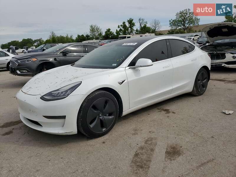 Седан Tesla Model 3 2020 в 