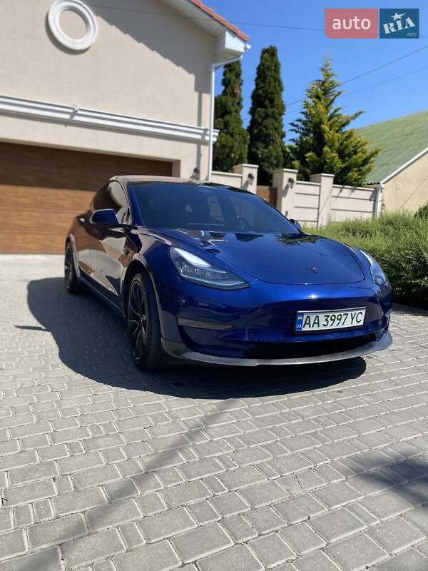 Седан Tesla Model 3 2018 в Одесі