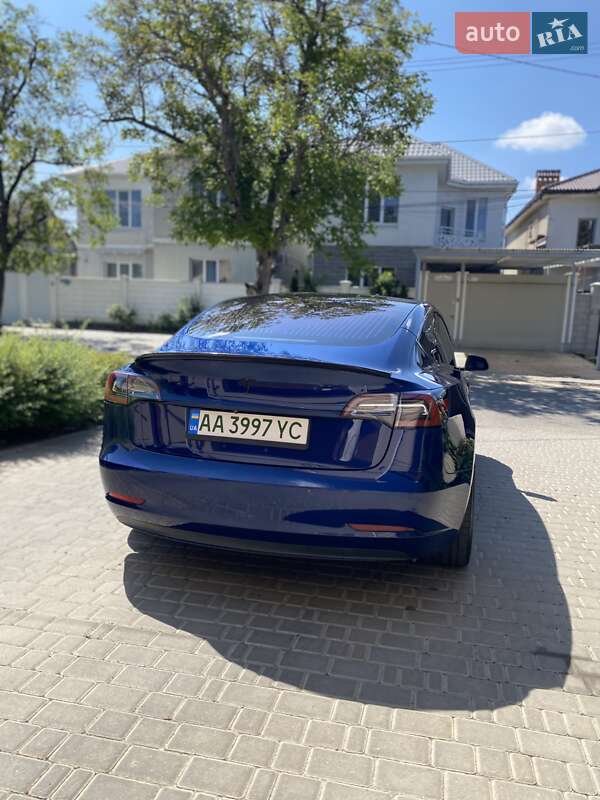 Седан Tesla Model 3 2018 в Одесі