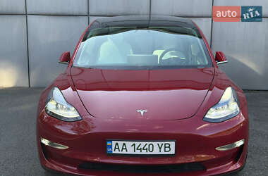 Седан Tesla Model 3 2020 в 