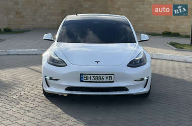 Седан Tesla Model 3 2022 в Ізмаїлі