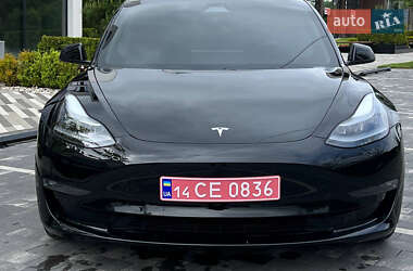 Седан Tesla Model 3 2021 в 