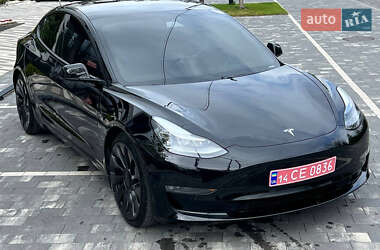 Седан Tesla Model 3 2021 в 