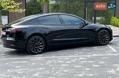 Седан Tesla Model 3 2021 в 