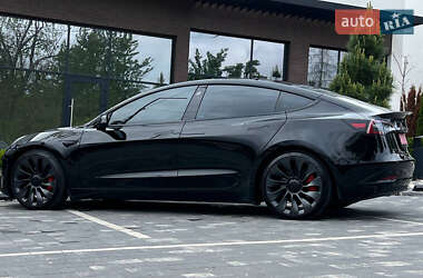 Седан Tesla Model 3 2021 в 