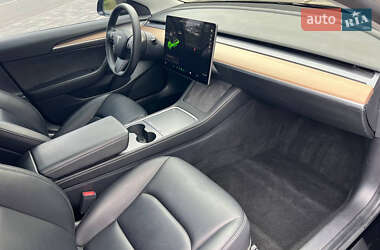 Седан Tesla Model 3 2021 в 